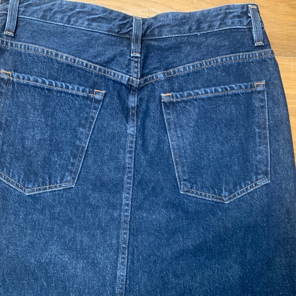 New Goldsign Jean Skirt With Slit at Front. Size 28 - Picture 7 of 12